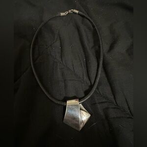 Retired James Avery Sterling Silver Ribbon Bow Pendant W/ Avery Leather Choker